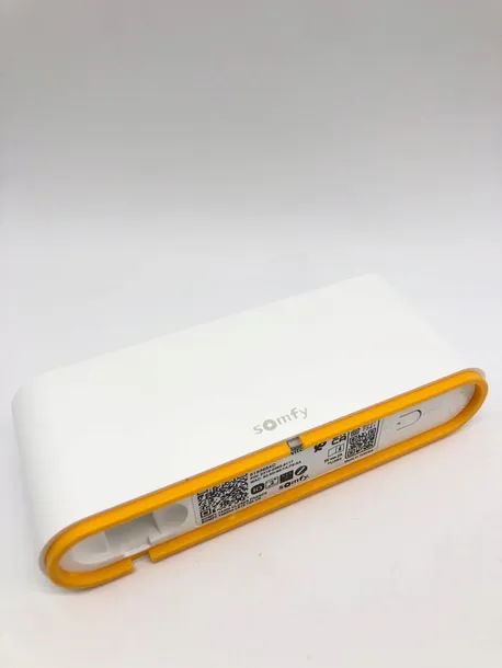 centrala-sterujaca-somfy-tahoma-switch-wifi-komunikacja-wifi