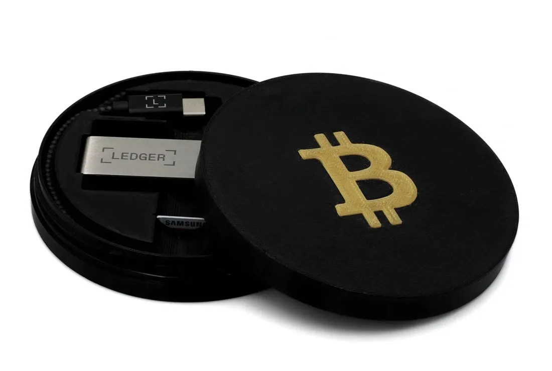 etui-na-portfel-kryptowalut-ledger-nano-s-plus