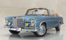 mercedes-w111-cabrio-w113-pagoda-cabrio-lampka-oswietlenia-kabiny-hella