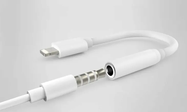 przejsciowka-adapter-lightning-do-mini-jack-35-do-iphone-7-8-x-11-12-13-14-stan-nowy-stan-opakowania-oryginalne