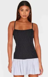 ec23203-sukienka-na-ramiaczkach-w-paski-falbana-prettylittlething-11-s