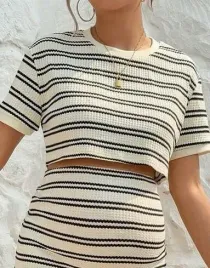 cc54307-shein-prazkowany-top-z-krotkim-rekawem-18-l