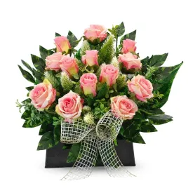 stroik-na-cmentarz-roze-na-dzien-matki-kompozycja-na-grob