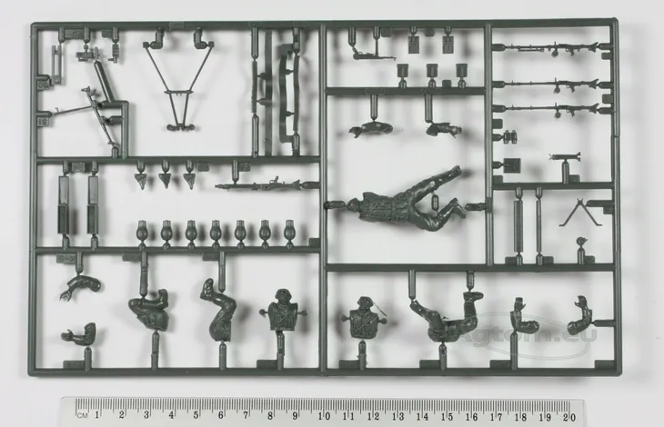 1-35-tamiya-35038-german-machine-gun-troops-model-35038