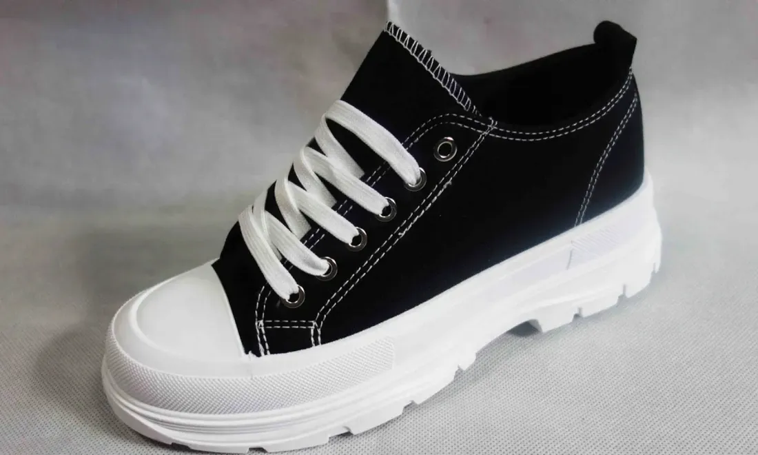trampki-mlodziezowe-czarne-traper-41-stan-nowy