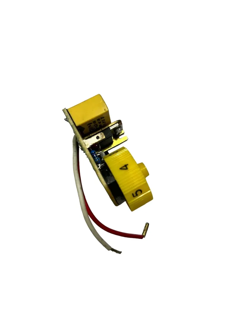 regulator-obrotow-ts825