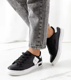 czarne-sneakersy-damskie-frame