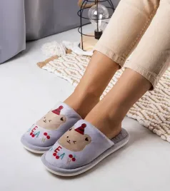 szare-miekkie-kapcie-bear