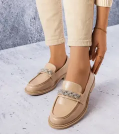 bezowe-mokasyny-z-cyrkoniami-colette