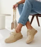 bezowe-materialowe-sneakersy-weekley