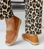 brazowe-espadryle-z-haftem-kalba-kolor-brazowy