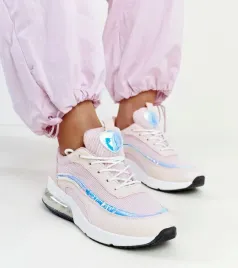 rozowe-sneakersy-z-hologramem-jelka