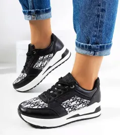 czarne-buty-sportowe-na-grubej-podeszwie-sznurowane-aloisia