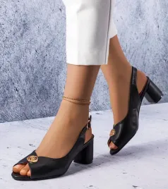 czarne-eleganckie-sandalki-grimard