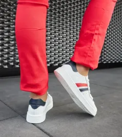 biale-skorzane-wiazane-sneakersy-camilla
