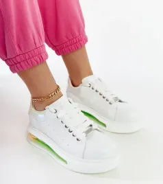 biale-sneakersy-na-platformie-goe-nn2n4029