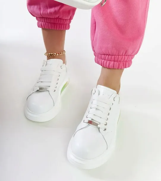 biale-sneakersy-na-platformie-goe-nn2n4029-kolor-bialy