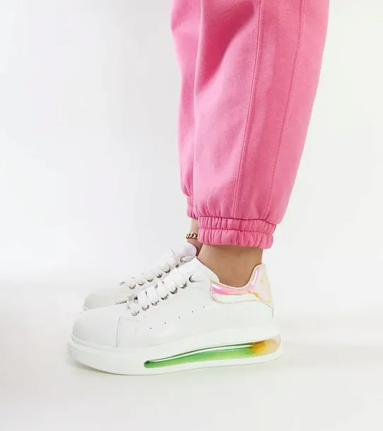 biale-sneakersy-na-platformie-goe-nn2n4029-ocieplenie-nie