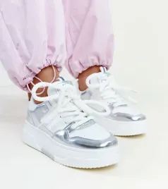 bialo-srebrne-sneakersy-na-wysokiej-platformie-lengyel