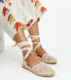 bezowe-koronkowe-espadryle-z-odkryta-pieta-teha