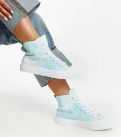 niebieskie-wysokie-materialowe-trampki-raissa