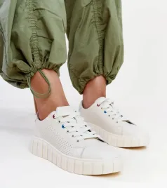 bezowe-skorzane-sneakersy-zvonka
