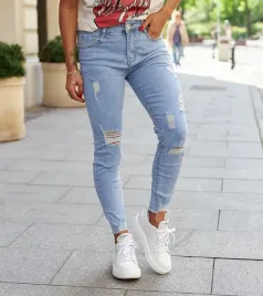 niebieskie-jeansy-slim-z-przetarciami-carrara