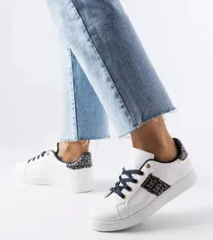 biale-sneakersy-ze-zdobiona-cholewka-sauriol