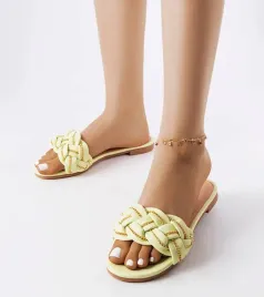 zielone-eleganckie-klapki-correra