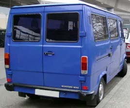 mercedes-w601-w602-207-410-naroznik-zderzaka-prawy-tyl-1981-1995-austria