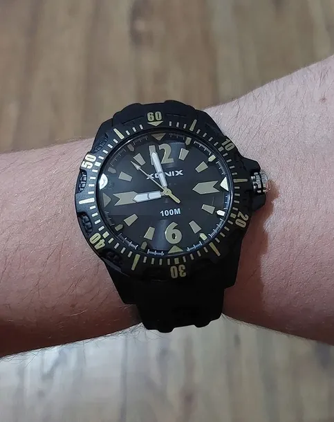 meski-zegarek-xonix-wr100m-duze-indeksy-stan-nowy
