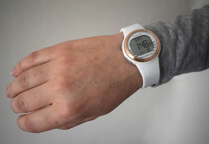 dzieciecy-zegarek-xonix-stoper-timer-data-budzik-styl-sportowy