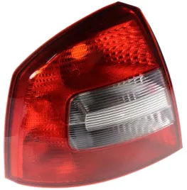 skoda-octavia-ii-liftback-08-13-lampa-tylna-prawa