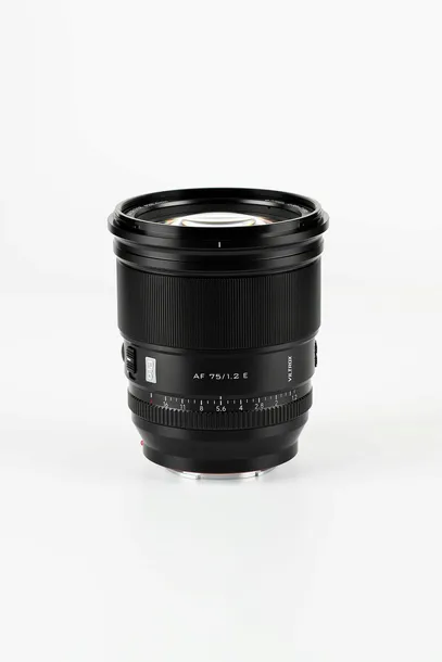 viltrox-af-75mm-f1-2-sony-e-pro