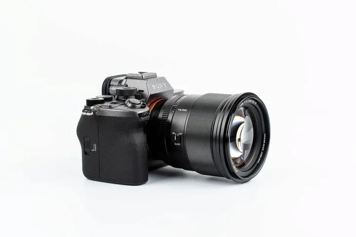 viltrox-af-75mm-f1-2-sony-e-pro