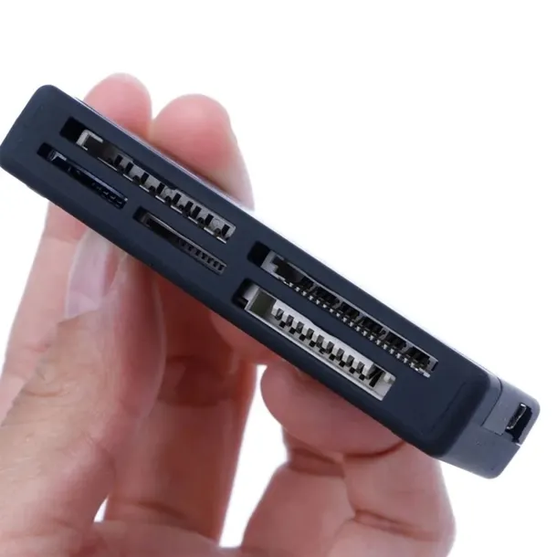 czytnik-kart-usb-sd-sdhc-sdxc-micro-ms-cf-xd-mocny-model-ak-10100
