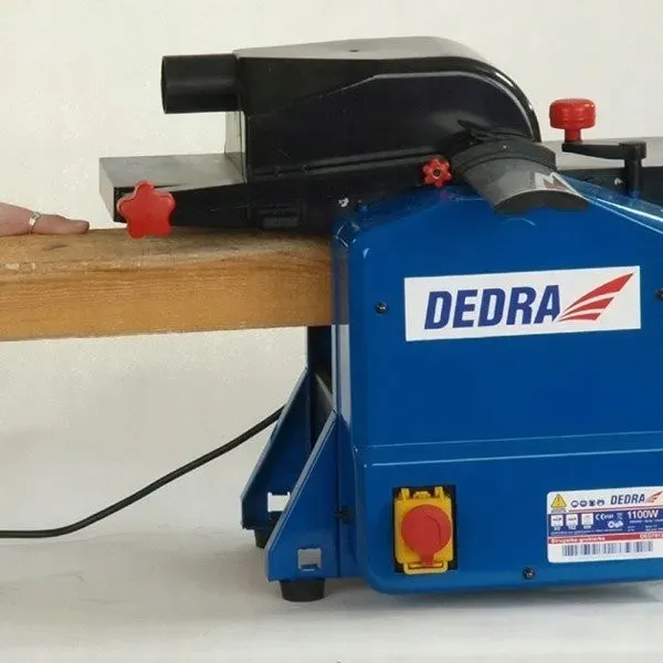 grubiarko-wyrowniarka-heblarka-1100w-szerokosc-strugania-152-mm