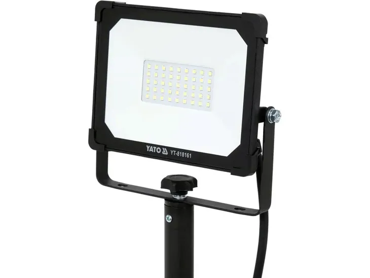 reflektor-smd-led-ze-stoj-30w-2850lm-moc-znamionowa-30-w