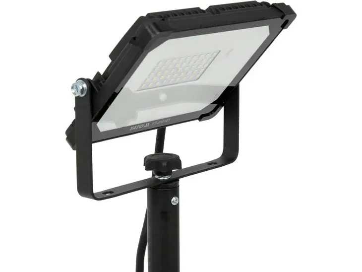 reflektor-smd-led-ze-stoj-30w-2850lm-temperatura-barwowa-6500-k