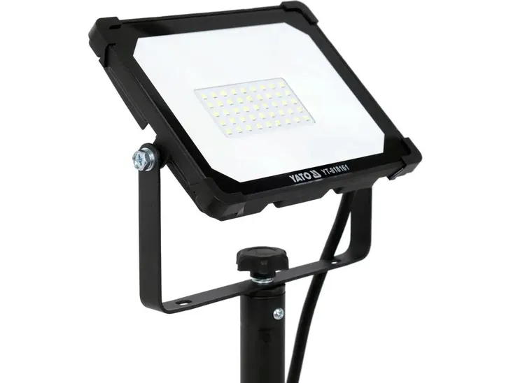 reflektor-smd-led-ze-stoj-30w-2850lm-jasnosc-2850-lm