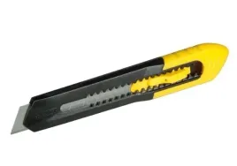 nozyk-plastikowy-ostrze-lamane-18mm-stanley