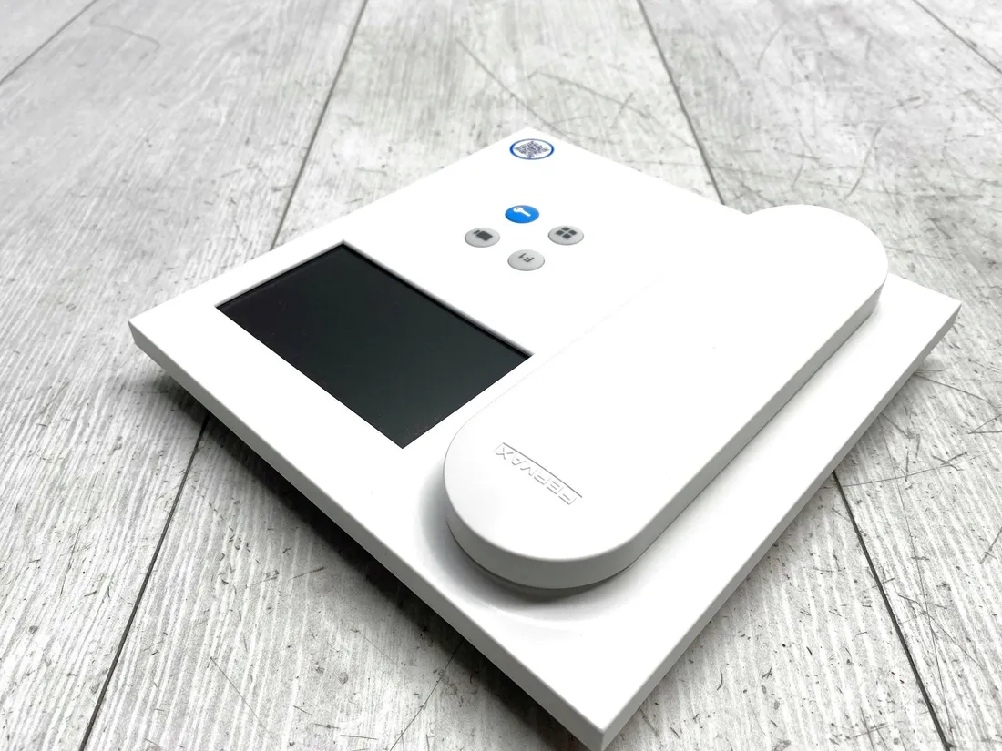 domofon-z-monitorem-fermax-veo-43