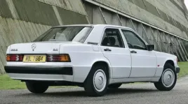 mercedes-190-w201-listwa-nakladka-tylnego-zderzaka-1988-1993-austria