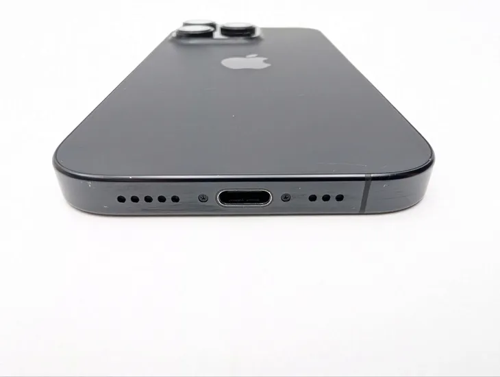 apple-iphone-16-pro-256gb-tytan-czarny-typ-akumulatora-litowo-jonowy
