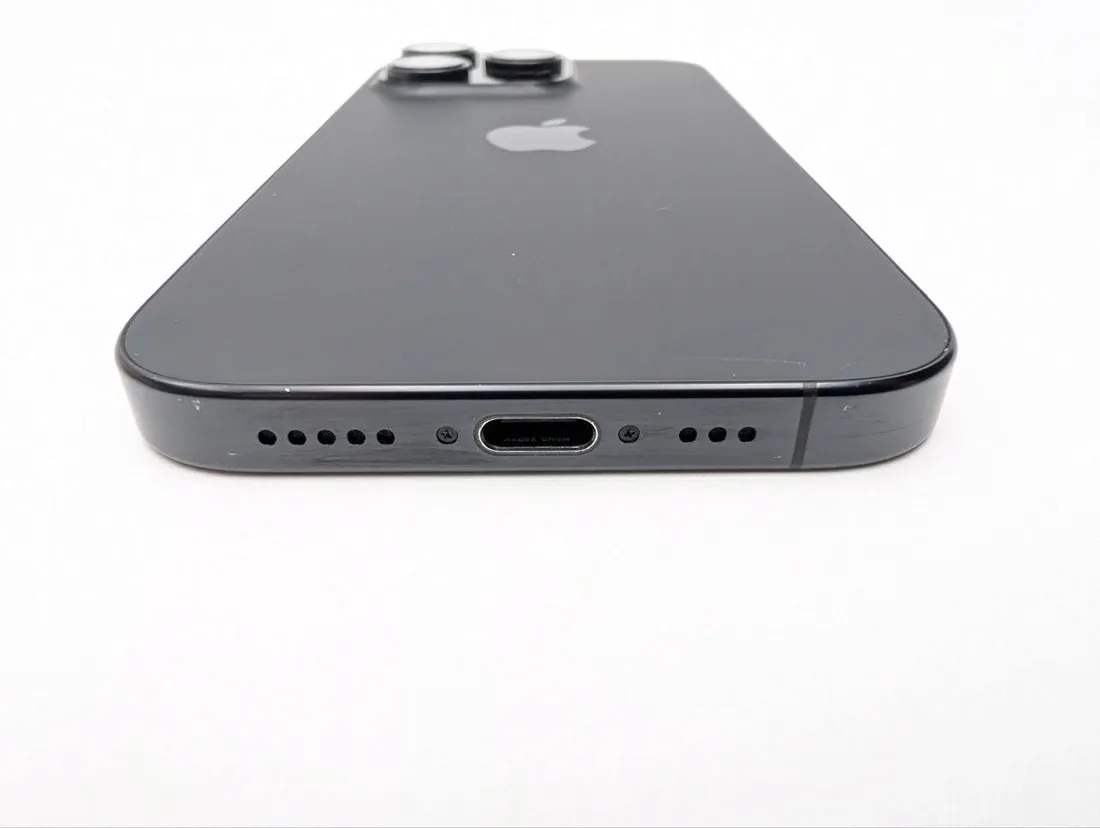 apple-iphone-16-pro-256gb-tytan-czarny-model-telefonu-iphone-16-pro