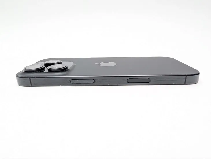 apple-iphone-16-pro-256gb-tytan-czarny-rozdzielczosc-nagrywanych-filmow-4k-1080p-fullhd-720p-hd