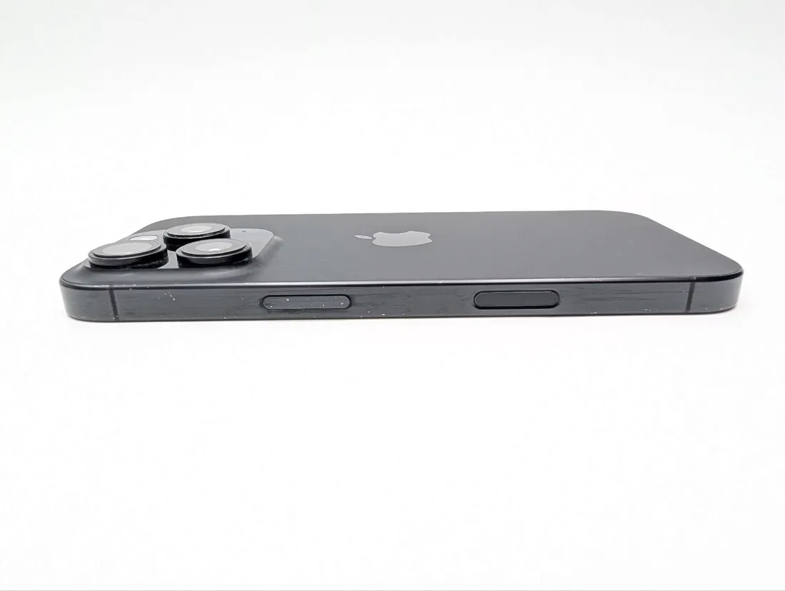 apple-iphone-16-pro-256gb-tytan-czarny-model-telefonu-iphone-16-pro