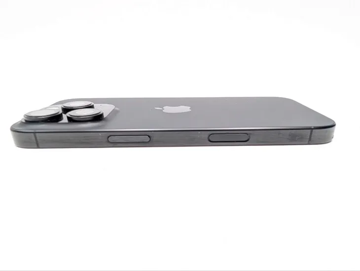apple-iphone-16-pro-128gb-tytan-czarny-funkcje-aparatu-autofocus-cyfrowa-stabilizacja-obrazu-hdr-lampa-blyskowa-nagrywanie-wideo-optyczna-stabilizacja-obrazu-panorama-samowyzwalacz-wykrywanie-twarzy-zdjecia-seryjne-zoom
