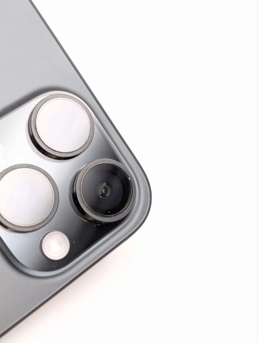 apple-iphone-16-pro-128gb-tytan-czarny-model-telefonu-iphone-16-pro