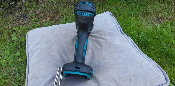 makita-dfs451z-maksymalna-srednica-wiercenia-w-drewnie-13-mm